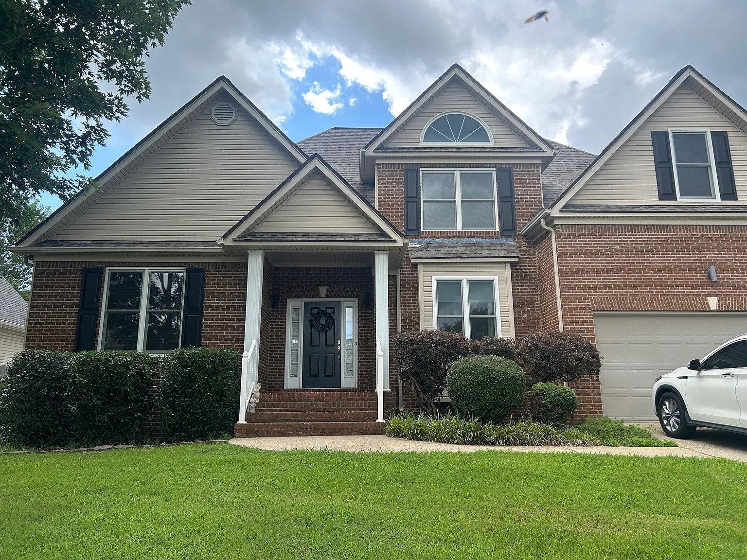 4 bed, 2.5 bath, 2176 sqft, $2,700 — Photo 1