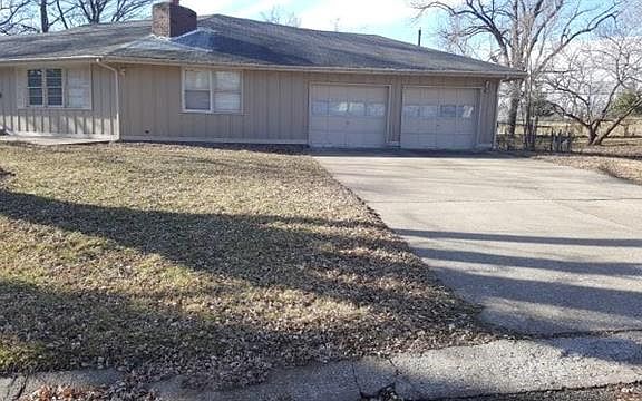 4th image of 4924 Hedges Ave