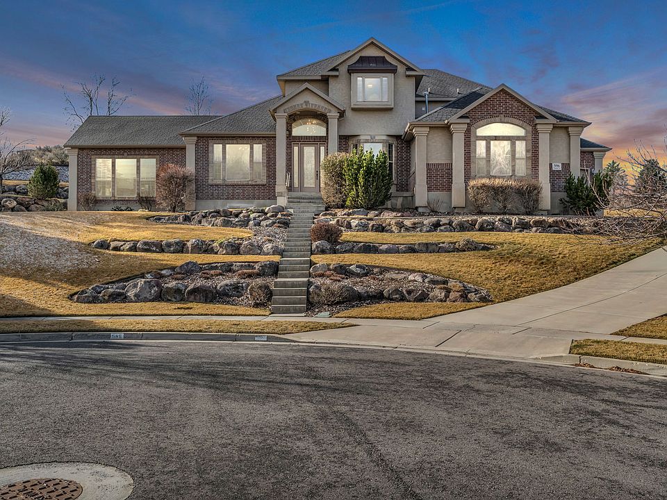 1st image of 596 S Cascade Ct