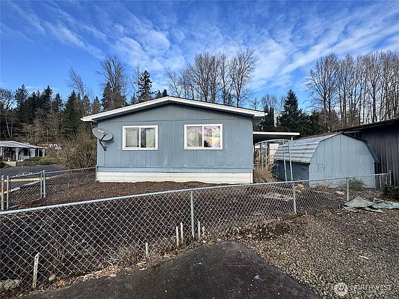 2nd image of 2430 Meadowlark Lane
