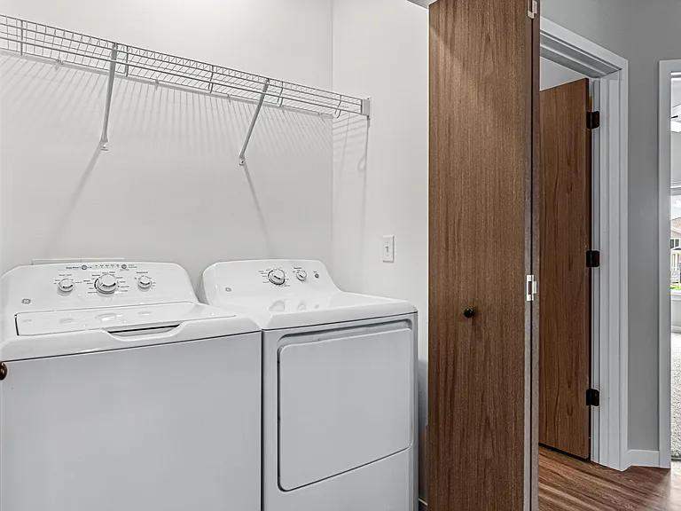 Madison Ave Condos — Photo 8