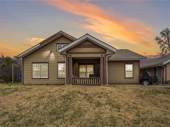 3345 Forest Ave, Kansas City, MO 64109