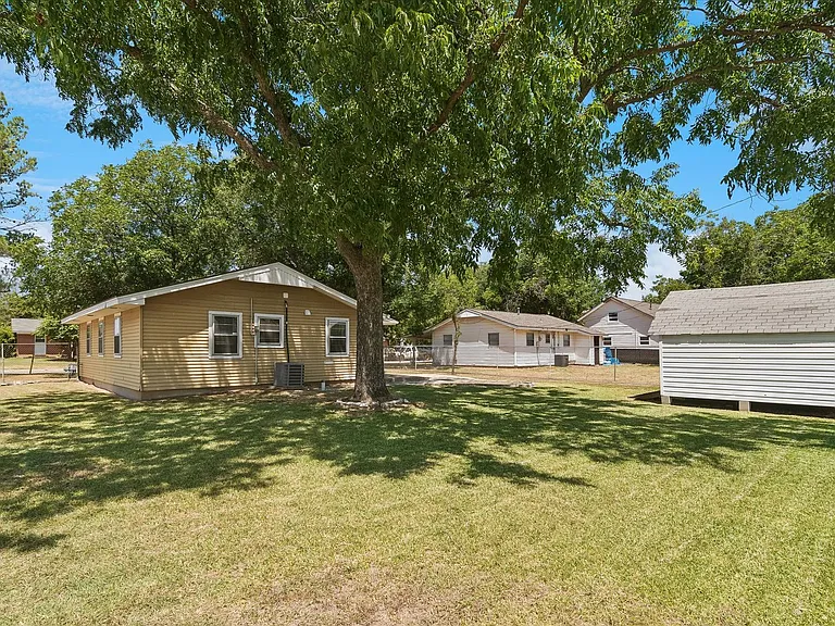 3800 Atlas Dr — Photo 15