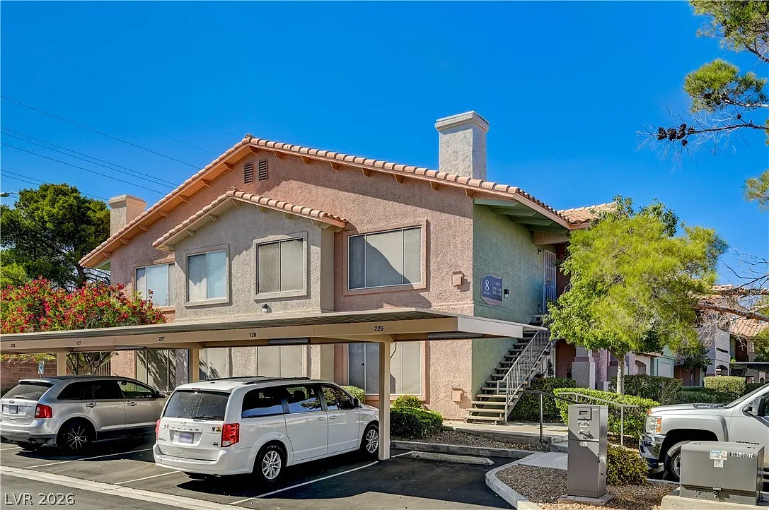 2 bed, 2.0 bath, 1016 sqft, $1,395 — Photo 2