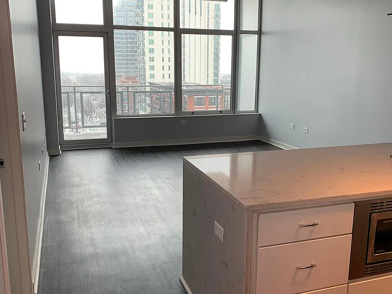 50 E 16th St #1007 — Photo 3