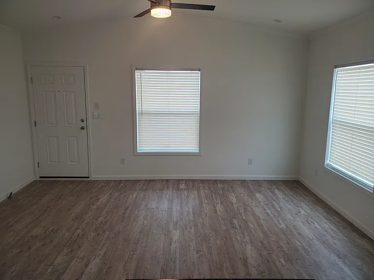 719 Chalet Ave — Photo 4
