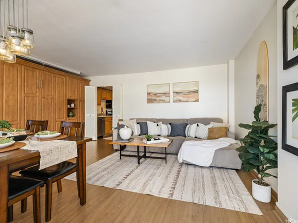1020 Green St APT 711, Honolulu, HI 96822