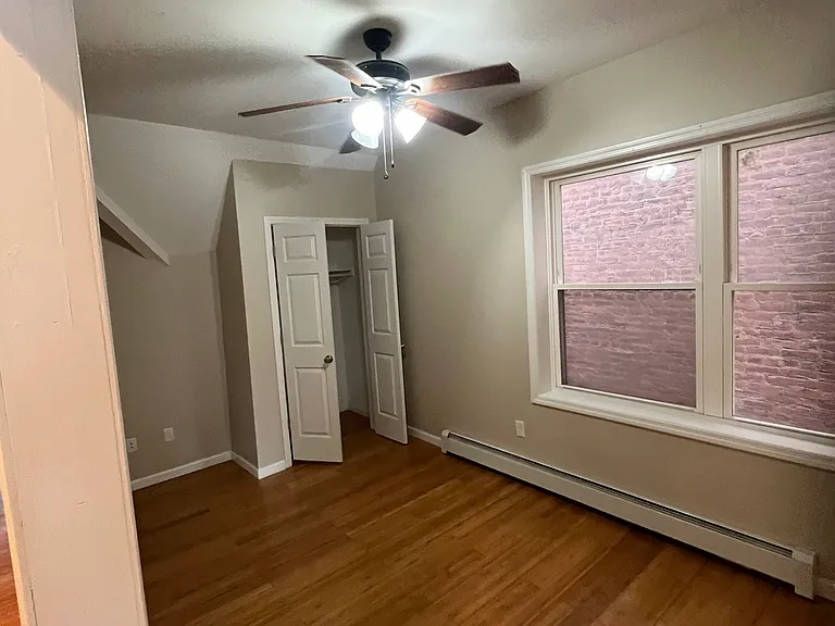 111-113 Chestnut St #6 — Photo 7