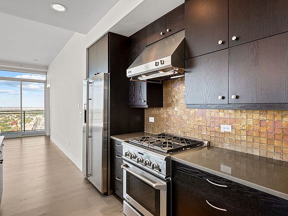 2nd image of 2001 N Lincoln St Unit 3021