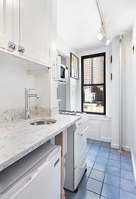 Rented by Douglas Elliman | media 10