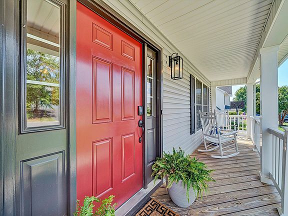 5th image of 153 Laurel Ridge Dr