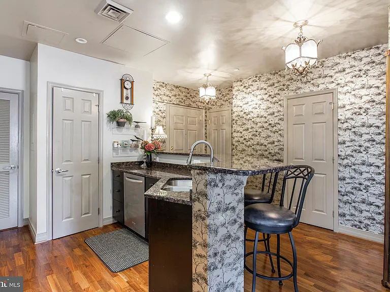 1600 Arch St #1703 — Photo 12