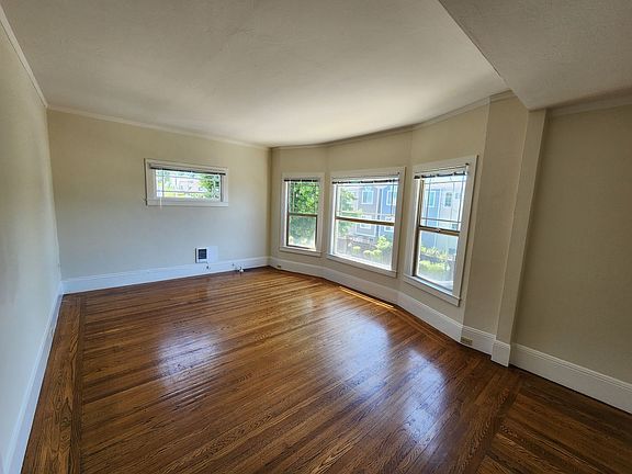 5th image of 430 E 15th St APT 5