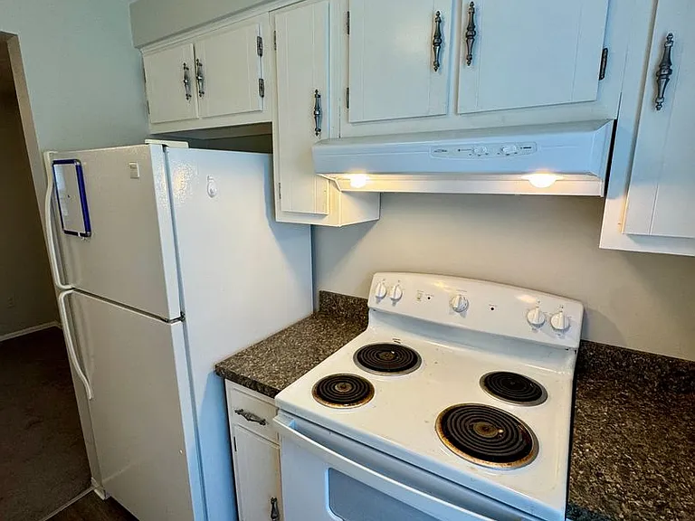 244 E Commons Dr — Photo 20