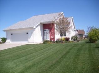 N1664 Medina Dr, Greenville, WI 54942
