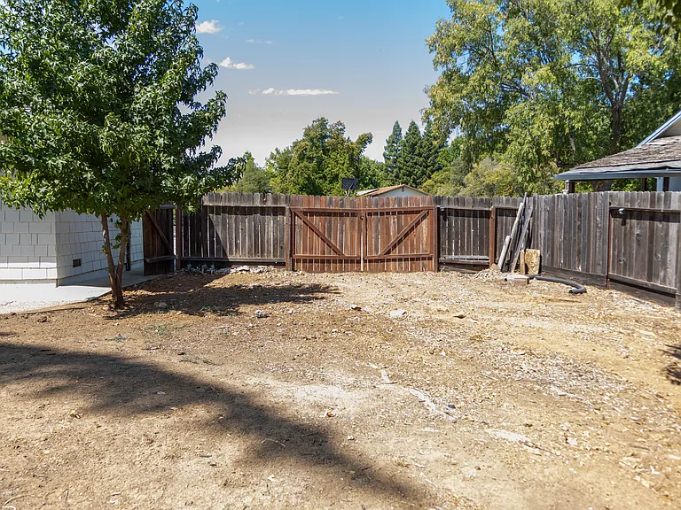 3803 Yellowstone Ct — Photo 33