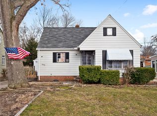 565 Columbia Rd, Bay Village, OH 44140