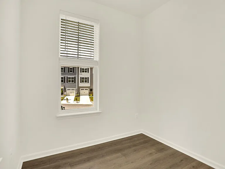 11301 Carobel Ct — Photo 16