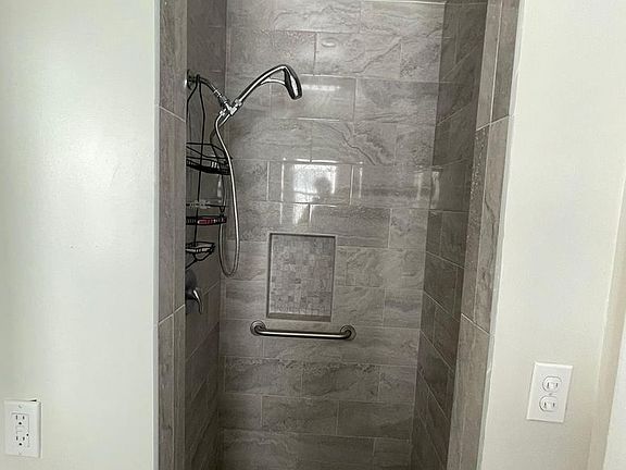 4th image of 1124 Rexford Dr APT 1