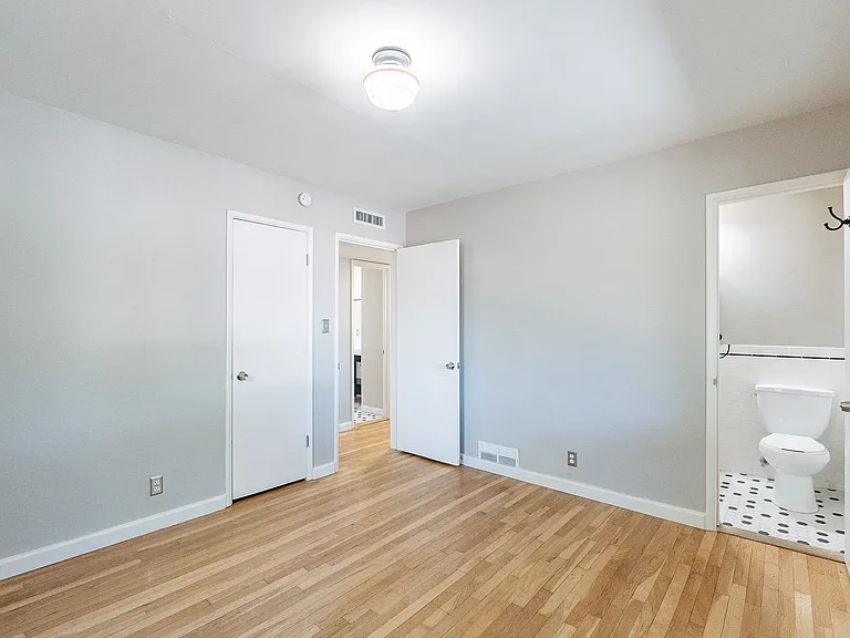 102 N Avenida Carolina — Photo 15