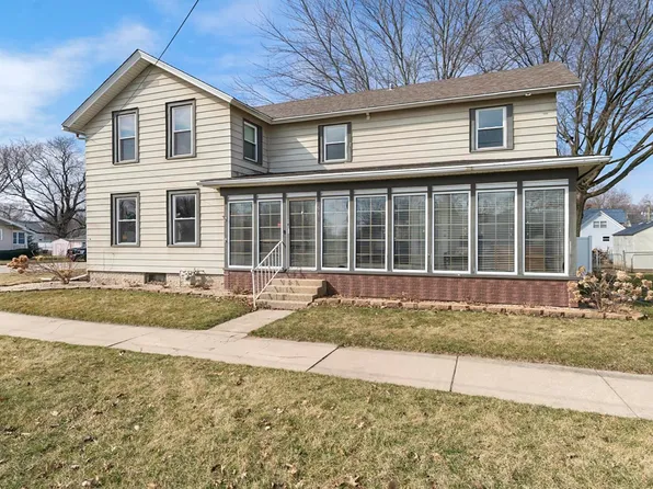 510 S 4th St, Oregon, IL 61061