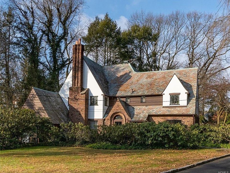 1st image of 17 Oak Ln