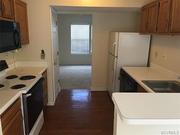 5th image of 10100 Sara Jean Ct #10100