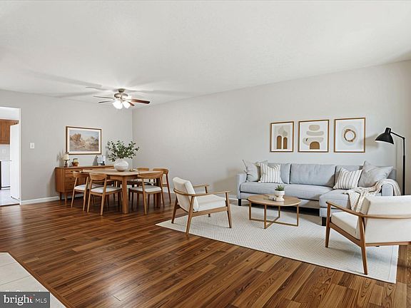 3rd image of 14219 Heritage Crossing Ln