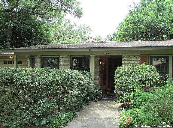 2nd image of 203 Five Oaks Dr