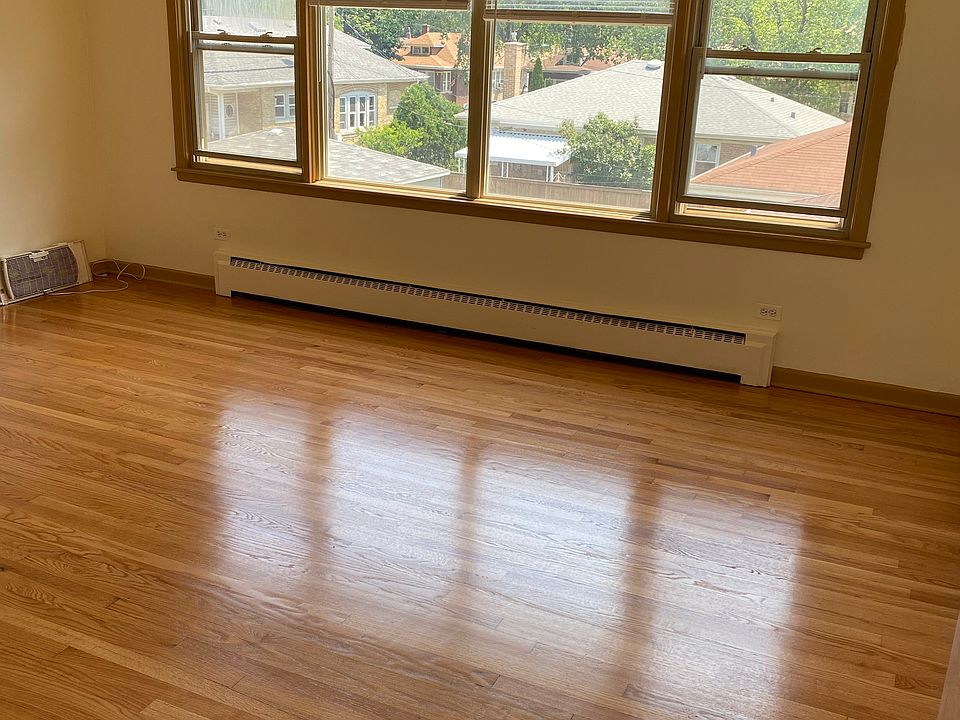 1st image of 3850 W Argyle St APT 1S
