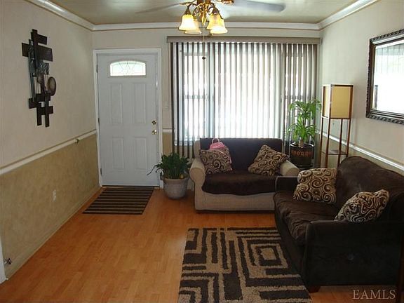 3rd image of 2419 Laconia Ave