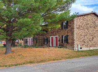 3212 Hikes Ln, Louisville, KY 40220