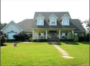 2528 Perry Rd, Grenada, MS 38901