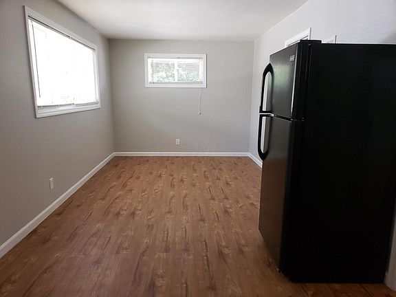 2nd image of 406 Kelton Ave #F