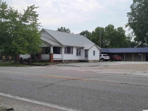 214 W Main St, Mount Sterling, IL 62353