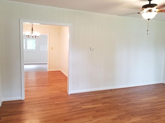 3rd image of 352 Stewart Ave