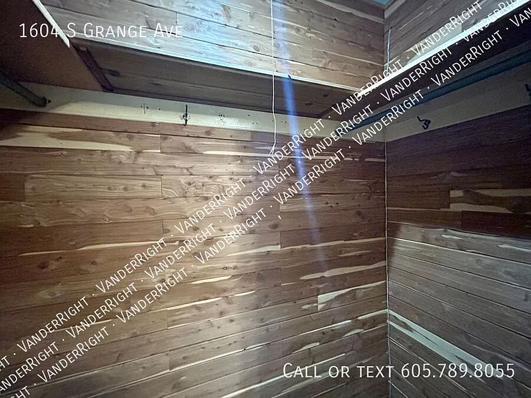 1604 S Grange Ave — Photo 13