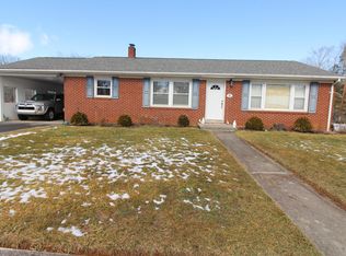 18 Nichols St, Union, WV 24983