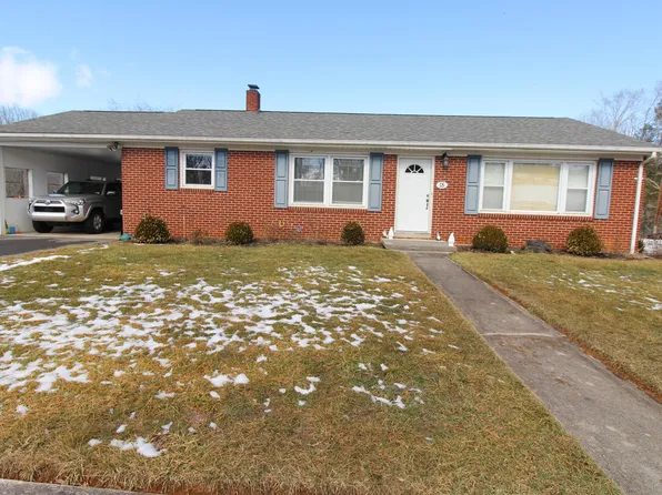 18 Nichols St, Union, WV 24983