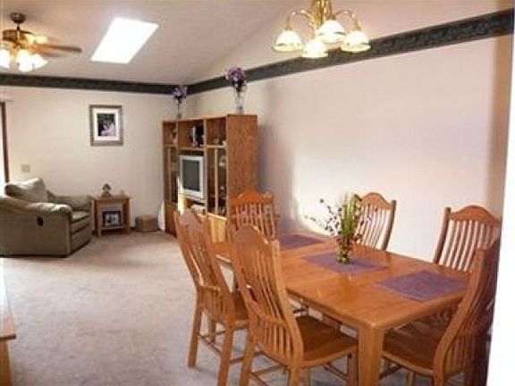 5th image of 650 Sturbridge Dr Unit 11