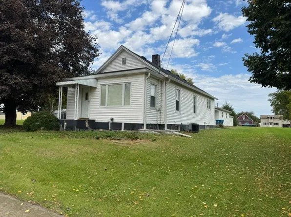 304 S Main St, Cherry, IL 61317
