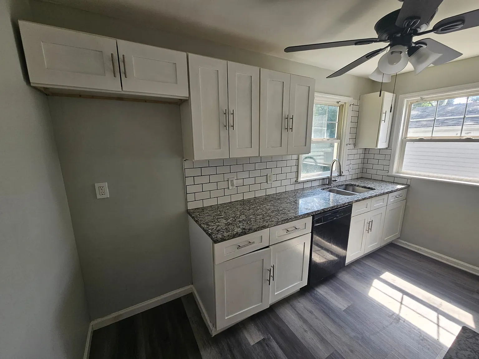 3 bed, 1128 sqft, $1,645 — Photo 4