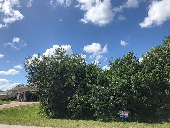 2nd image of 290 SW Kestor Dr