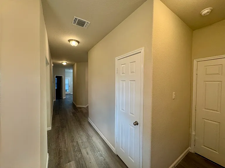3020 Skinner Dr — Photo 2