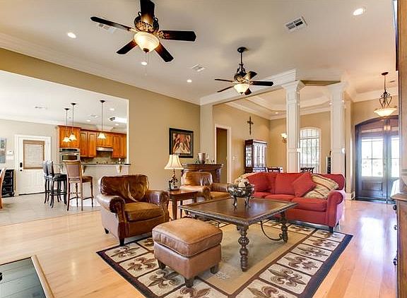 2nd image of 301 Lac Iberville Dr