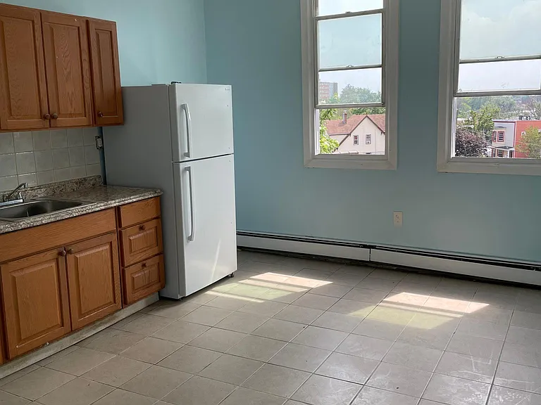 1174 Clinton Ave #3 — Photo 9