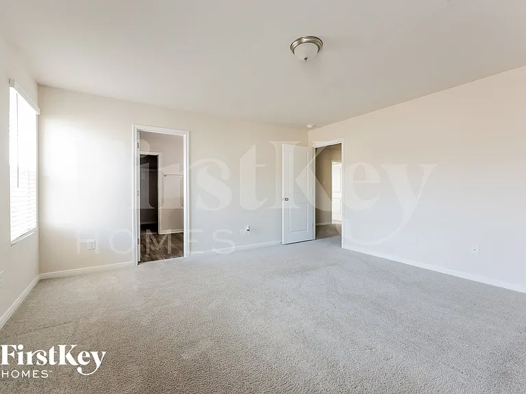 2104 Cedar Bend Dr — Photo 11