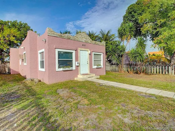 2137 Lincoln St, Hollywood, FL 33020