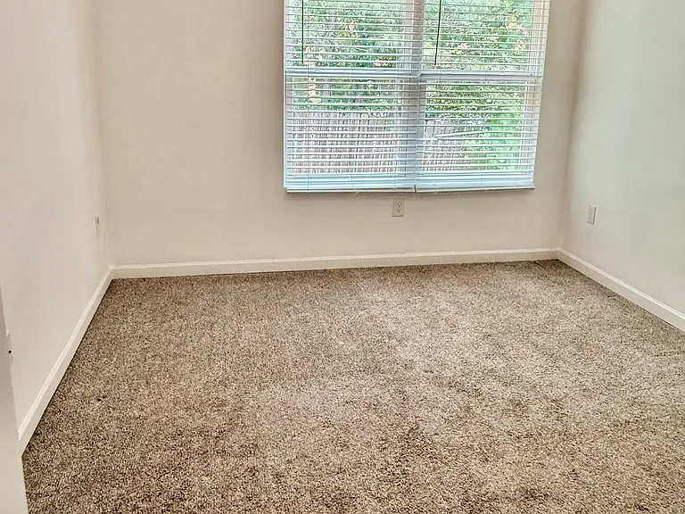 863 Langston Trce — Photo 8