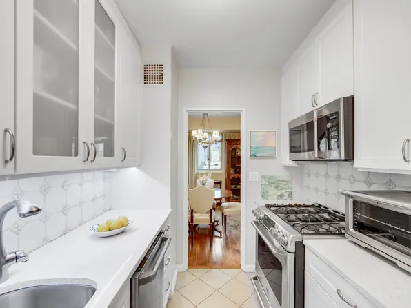 401 East 65th Street image 5 of 12